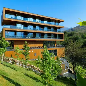 Uji Ftohte Τεπελένι